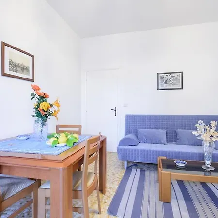 Private Flat In Holiday home