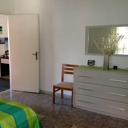 Private Flat In Holiday home *