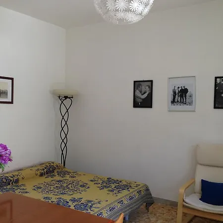 Private Flat In